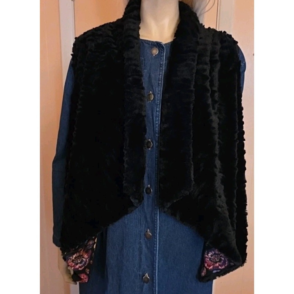 Cupio Faux Fur Black‎ Fuzzy Vest Size Large Y2K See Measurents Floral Lined
